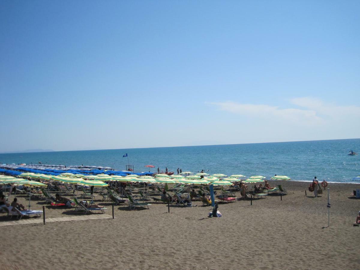 Villaedi Marina Di Bibbona Exterior photo